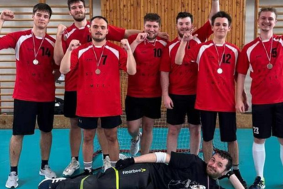Florbalový tím reprezentoval MTF STU 