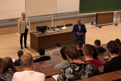 Generálny riaditeľ RÁBA Vehicle navštívil fakultu