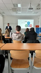 Hosťujúca prednáška o inovatívnych bi nástrojoch na ústave priemyselného inžinierstva a manažmentu - upim03-01