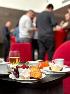 Raňajky s dekanom pri príležitosti dňa učiteľov - Ranajky-MTF-2026-09