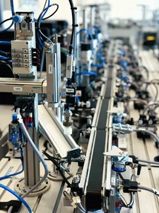 Mechatronika v technologických zariadeniach - studijny programmechatronika MTF STU 2